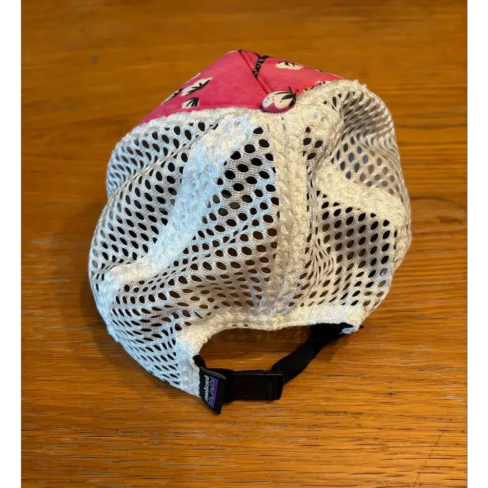 RARE! Men’s Women’s Patagonia Duckbill Trucker Hat Ultra Pink Gators Mesh Floral